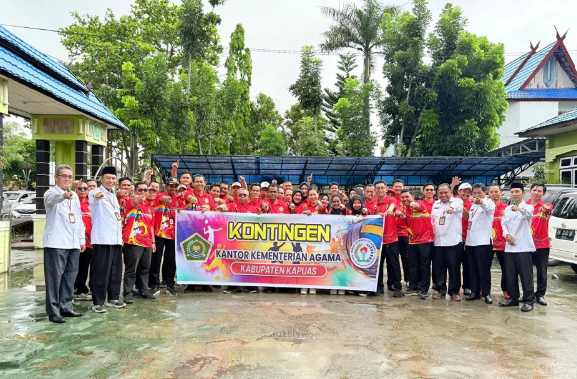 Kemenag Kapuas Lepas Kontingen BAPOR untuk Berlaga di Kalteng Cup 2025