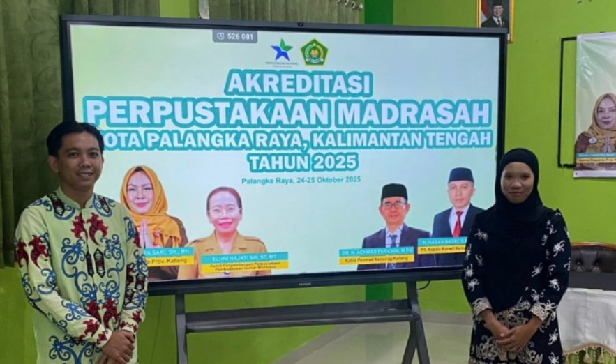Guru MTs Hidayatul Muhajirin Palangka Raya Ikuti Akreditasi Perpustakaan
