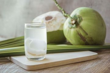 5 Kondisi yang Sebaiknya Menghindari Air Kelapa: Waspadai Risiko di Balik Segarnya Minuman Alami Ini!