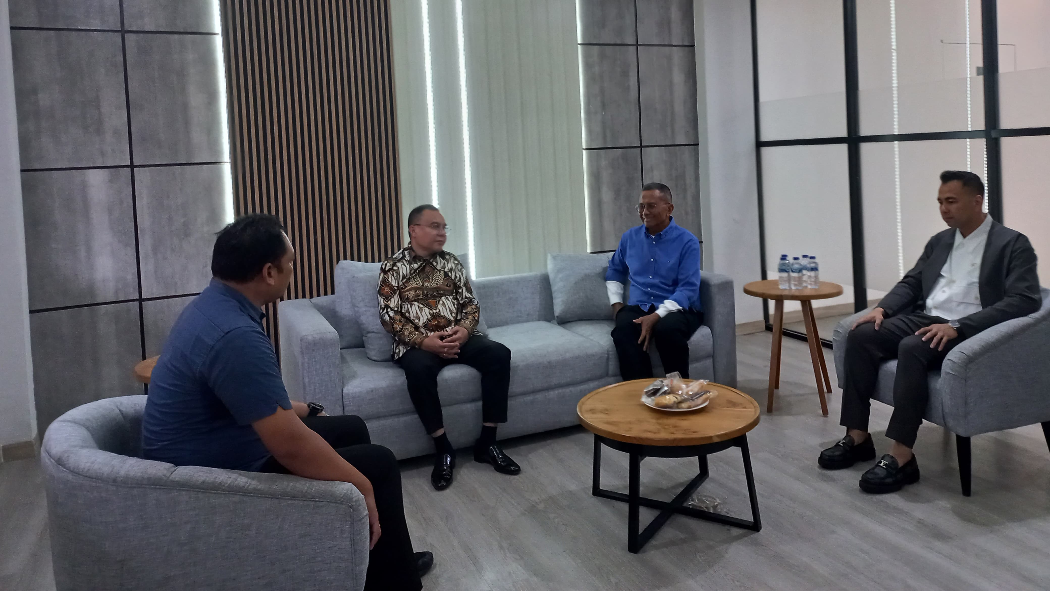 Minta Maaf ke Dahlan Iskan, Sufmi Dasco dan Raffi Ahmad Kunjungi Kantor Disway