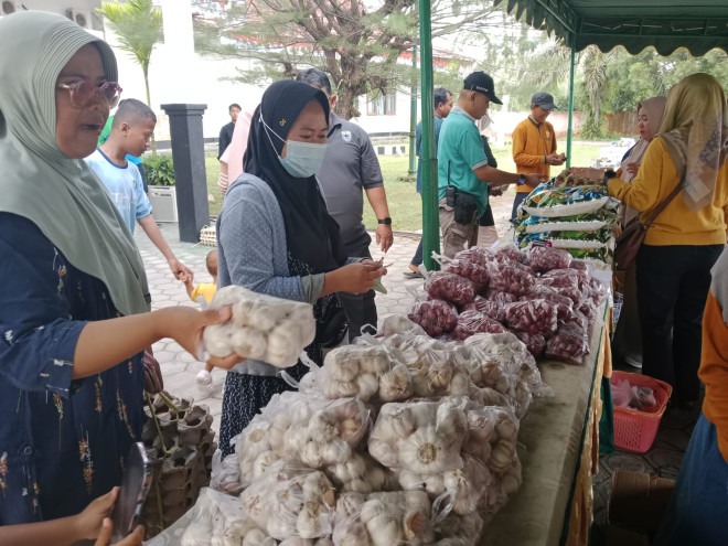 Warga Serbu Gerakan Pangan Murah di Kobar, Beras hingga Gula Dijual di Bawah Harga Pasar