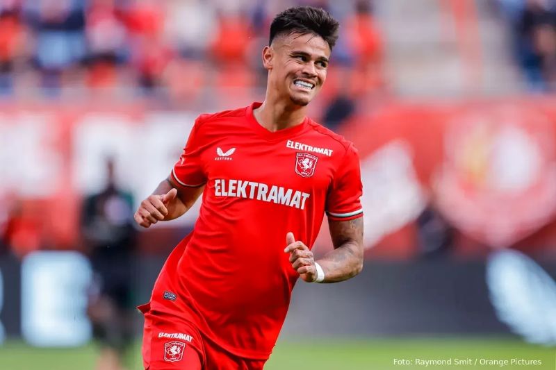 FC Twente Resmi Pecat Joseph Oosting, Mees Hilgers Punya Peluang Bertahan?