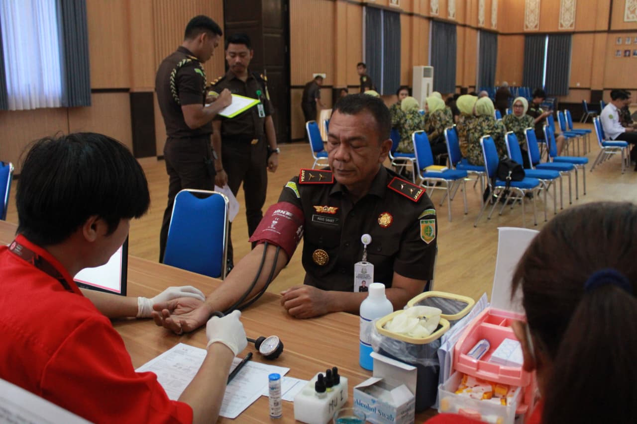 Donor Darah Meriahkan HUT ke-80 Kejaksaan di Kalteng, Pegawai Berpartisipasi