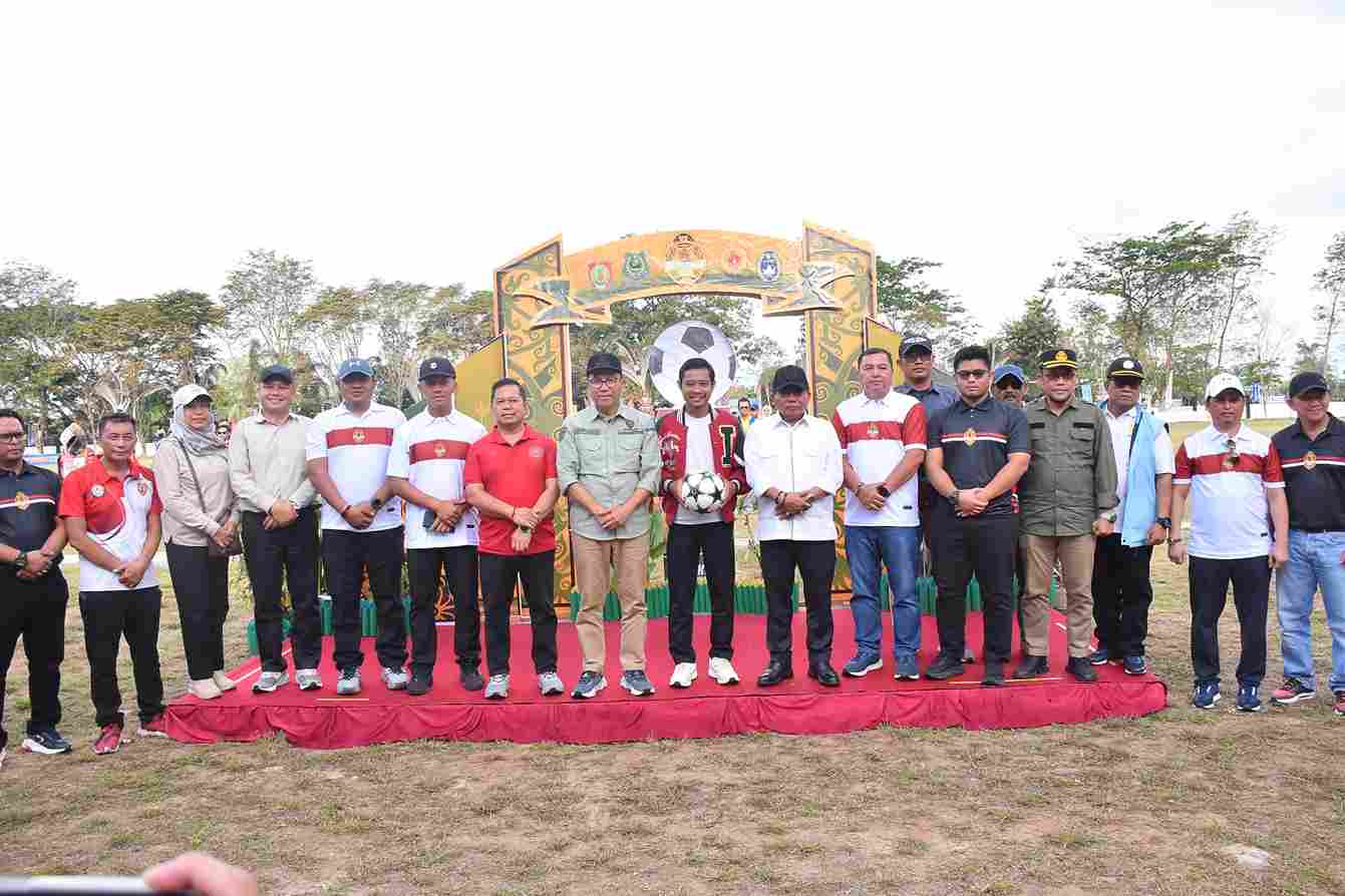 Gubernur Cup 2025 Resmi Dibuka di Kuala Kapuas, Evan Dimas Turut Hadir Panaskan Atmosfer!