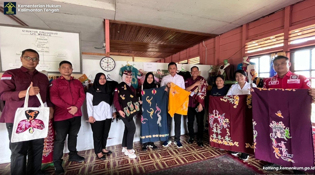 Kanwil Kemenkum Dampingi UMKM Barito Timur Amankan Hak KI, Ada Batik hingga Kulit Kayu Keang