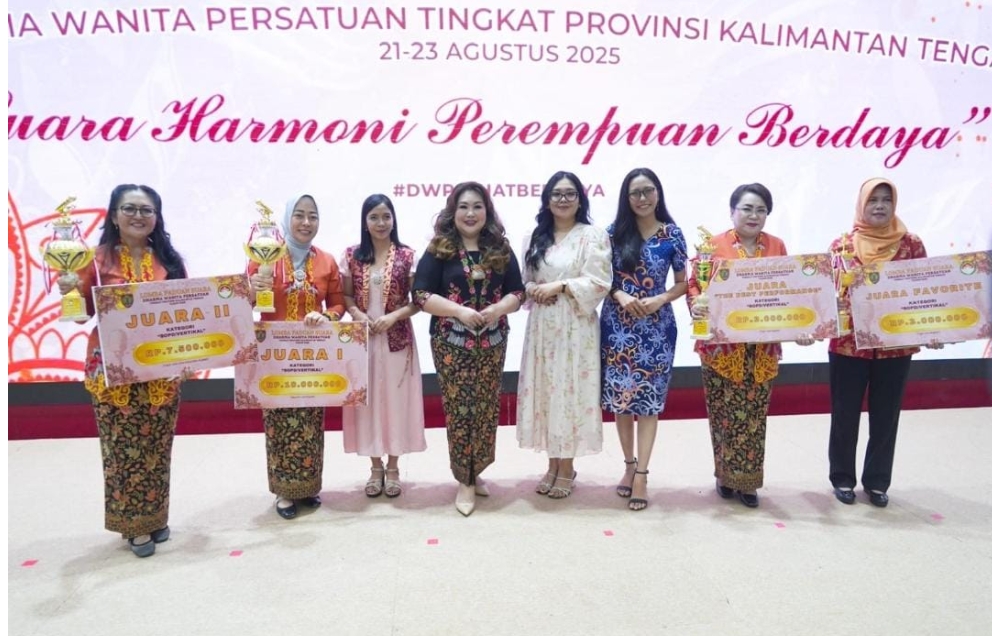 Murung Raya dan Dinas Pendidikan Sabet Juara Pertama Lomba Paduan Suara DWP Kalteng 2025