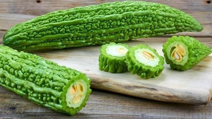 Pare dan Daun Pepaya, Si Pahit yang Jadi Harta Karun Kesehatan: Turunkan Gula Darah hingga Detoks Alami