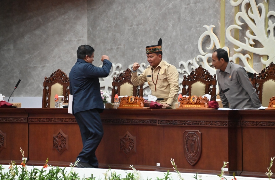 Seluruh Fraksi DPRD Kompak Setujui Nota Keuangan dan Raperda APBD 2026, Gubernur: Efisiensi Tak Boleh Rugikan