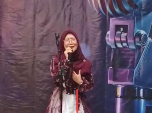 Guru MI Muslimat NU Palangka Raya Raih Juara 3 Vocal Solo di Fest BAPORSENI