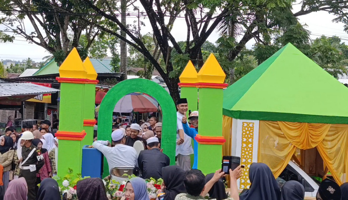 Mobil Hias Bartim Curi Perhatian di Pawai Ta’aruf MTQH XXXIII Kalteng