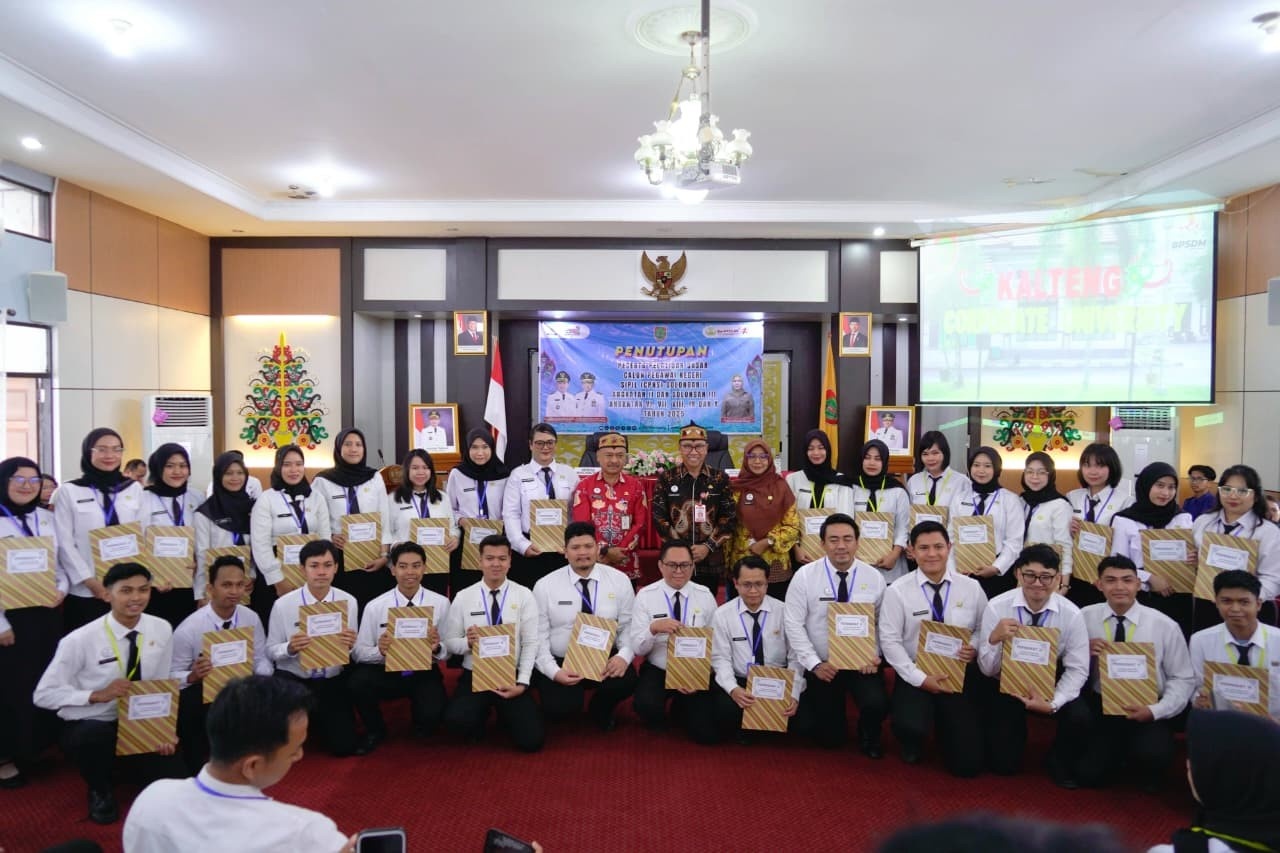 Plt Sekda Kalteng Tutup Latsar CPNS 2025: ASN Harus Profesional dan Berintegritas