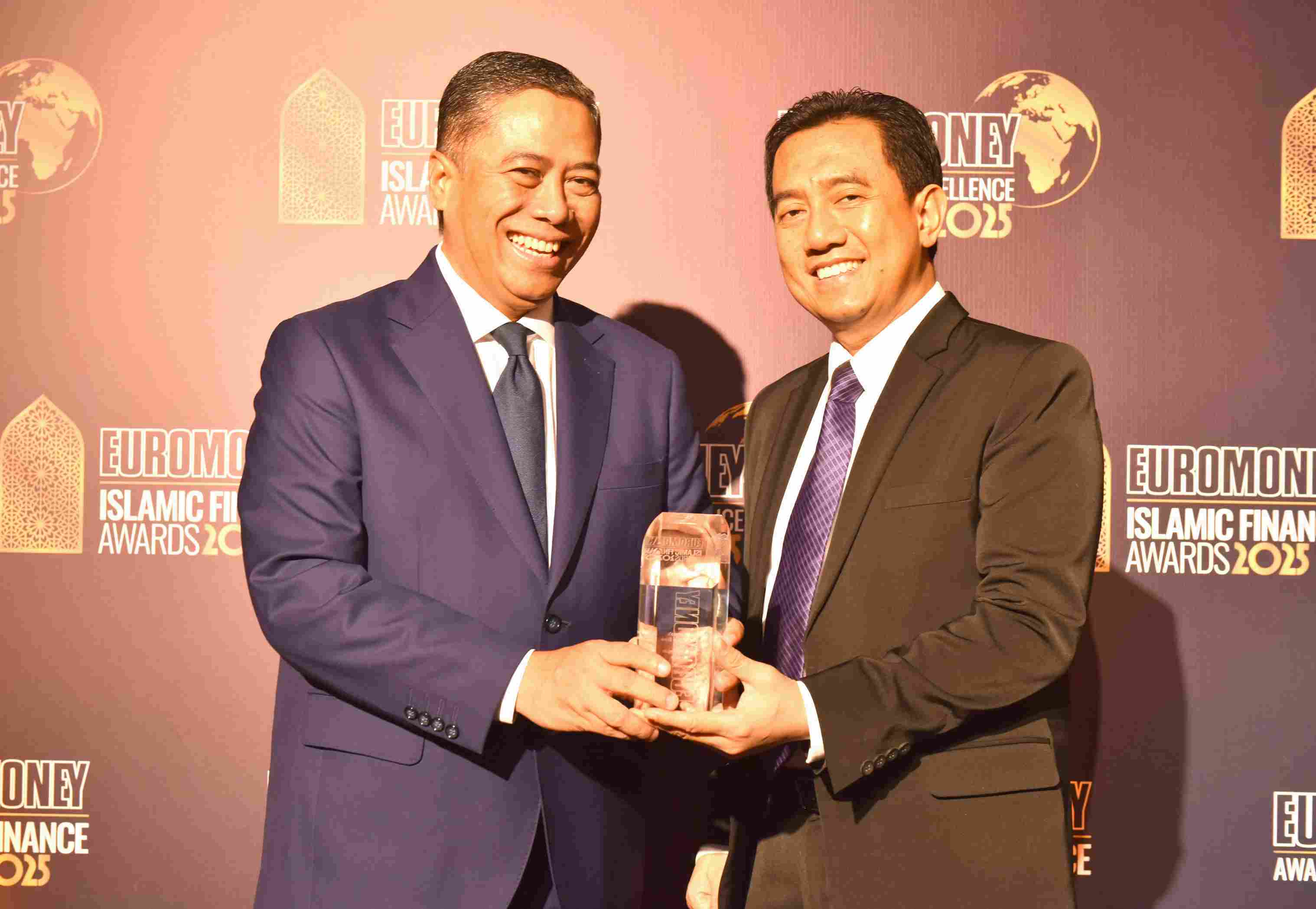 BTN Syariah Kembali Raih Penghargaan Internasional Best Islamic Bank 2025