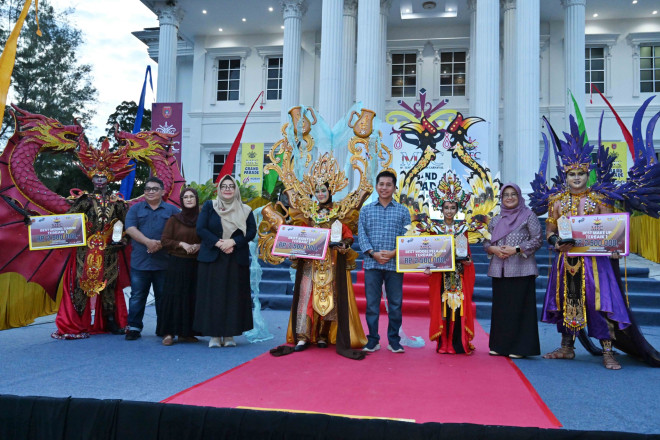 Marunting Fashion Carnaval 2025 Angkat Legenda Borneo