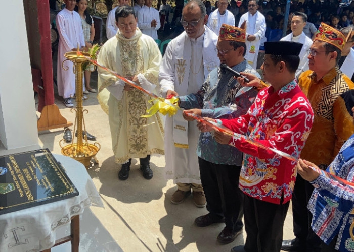 Dirjen Bimas Katolik Resmikan Gedung Baru SMAK Santo Aloysius Palangka Raya dan Buka Jambore BKSN