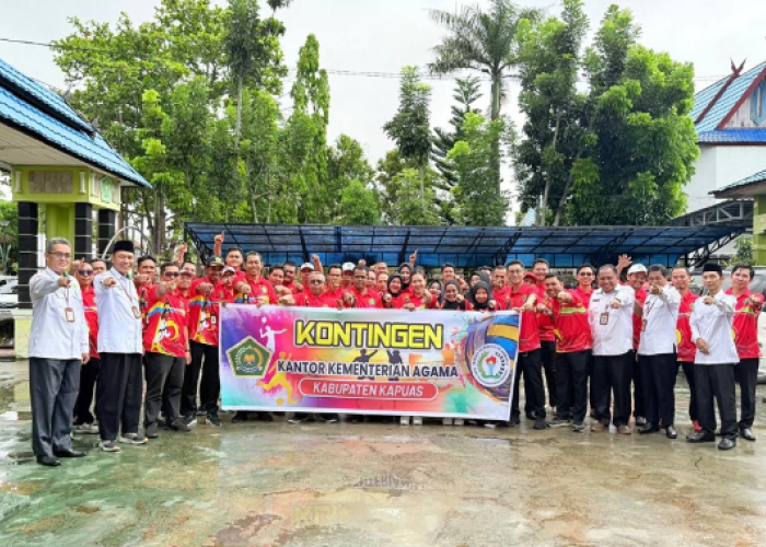 Kemenag Kapuas Lepas Kontingen BAPOR untuk Berlaga di Kalteng Cup 2025