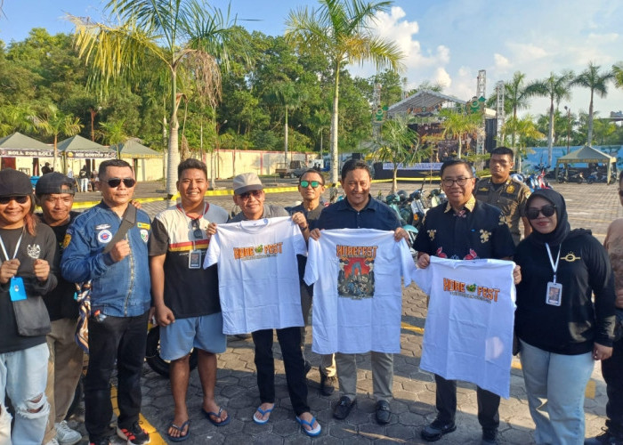 Gubernur Hadiri Ultah ke-10 Komunitas Vespa 'Kere Hore' di Palangka Raya, Ajak Scooterist Jadi Pelopor Tertib
