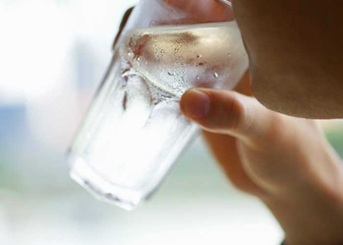 6 Tanda Tubuh Kurang Minum Air Putih, Nomor 4 Bikin Kaget Karena Pengaruhnya ke Mood dan Konsentrasi!