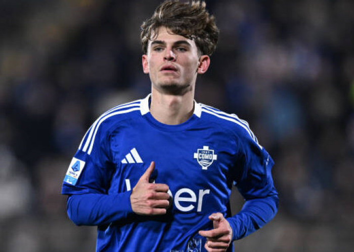 Manchester United Siap Rogoh Rp1,25 Triliun Demi Gelandang Muda Como, Nico Paz