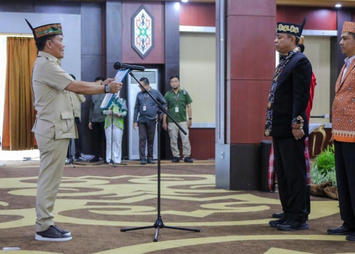 Gubernur Kukuhkan Pengurus FPK 2025–2027, Tekankan Pentingnya Harmoni Sosial