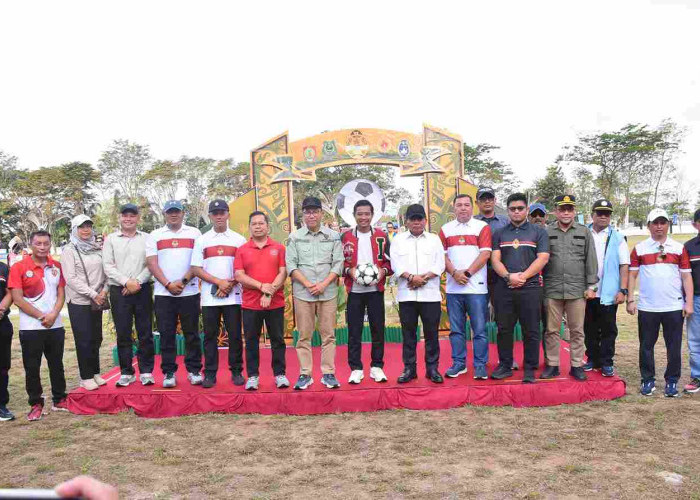 Gubernur Cup 2025 Resmi Dibuka di Kuala Kapuas, Evan Dimas Turut Hadir Panaskan Atmosfer!
