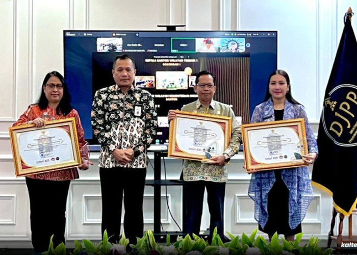 Kanwil Kemenkum Kalteng Raih Penghargaan Terbaik II Legislasi Daerah 2025