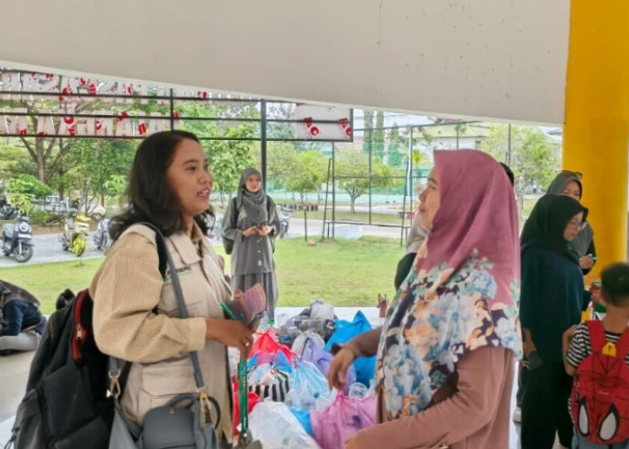 Mahasiswa UIN Palangka Raya Tukar Sampah dengan Sembako, World Cleanup Day 2025 Jadi Meriah