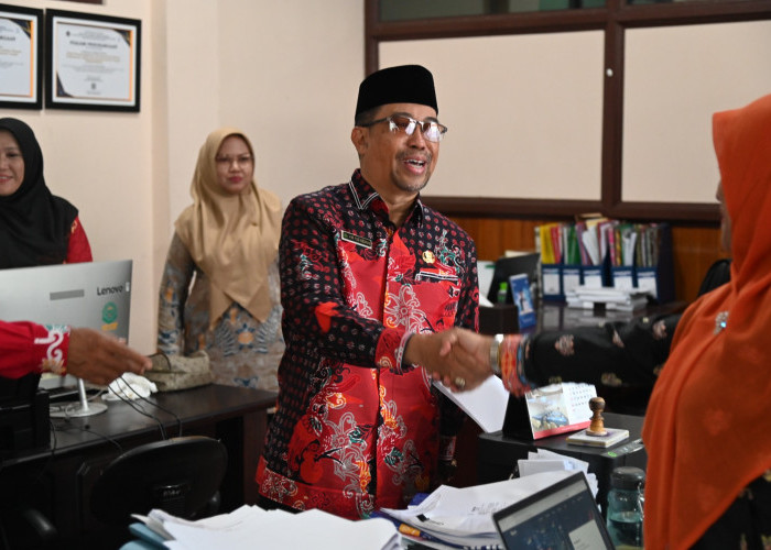 Kakanwil Kemenag Kalteng Mulai Kerja dengan Sidak Hangat