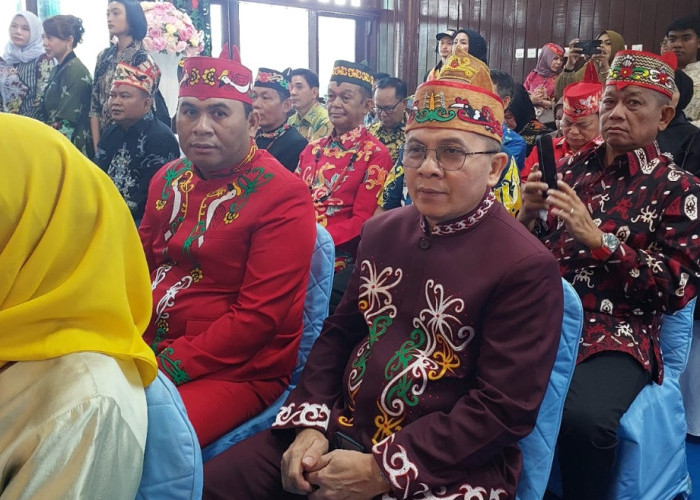Plt. Kakanwil Kemenag Hadiri Pemenuhan Jalan Adat Putra Gubernur: Warisan Luhur yang Menyatukan