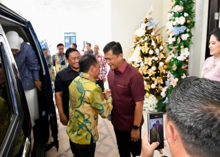 Gubernur - Wagub Sambangi Tokoh dan Pejabat Rayakan Natal, Tegaskan Semangat Huma Betang