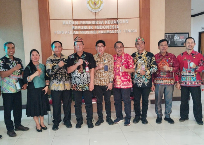 BPK Kalteng Serahkan LHP Kepatuhan Pengelolaan Belanja dan Investasi PDAM Tirta Pambelom Tahun 2025