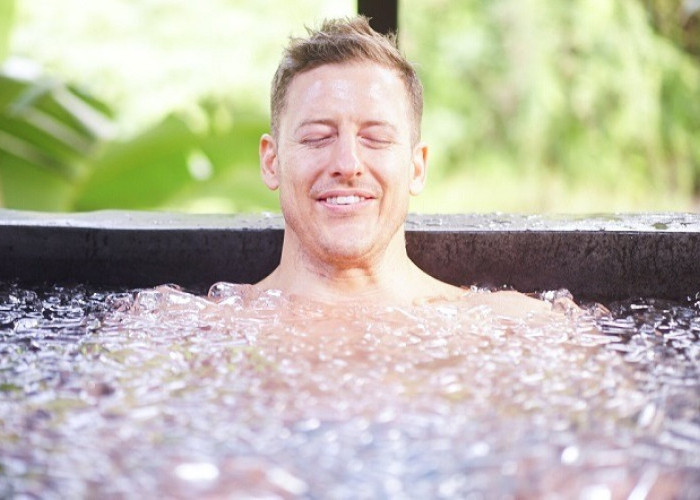 5 Manfaat Berendam Air Es: Bikin Otot Pulih, Mood Naik, dan Bantu Turunkan Berat Badan